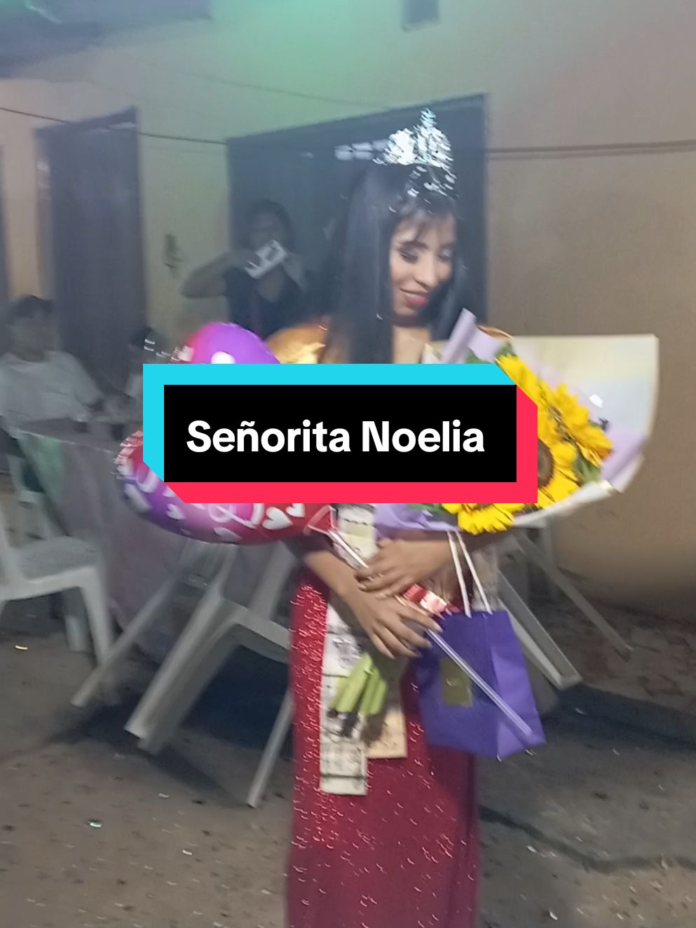 Parece que el papá de la señorita Noelia no sabía que ya tiene novio 😅🤠🤭#sorpresa #graduacion #promo24 #floreselpatron #santacruzdelasierra🇳🇬 #bolivia🇧🇴 #detallespersonalizados 