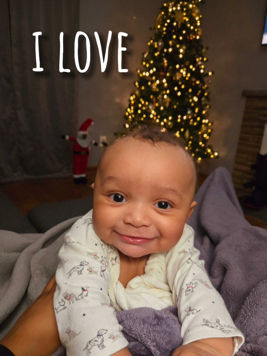 I love 🥰 #babiesoftiktok #gerberbaby #babyboy #christmas2024 #CapCut 