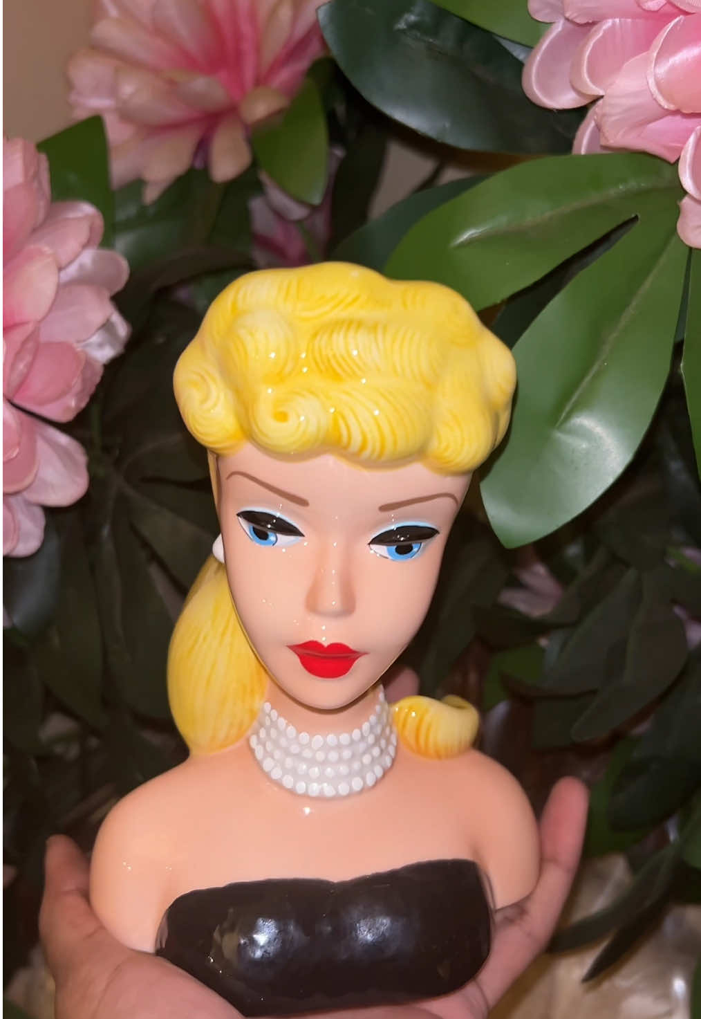 Always That 💕🤩GIRL 💅🏽🛍️ #barbie #barbievase #fyppoppppppppppppppppppppppppppp #barbiedoll #mattel #redlipstick #blackbarbie #classystyle #pinupgirl #1960sfashion #barbietiktok #barbiegirl #homedecor 