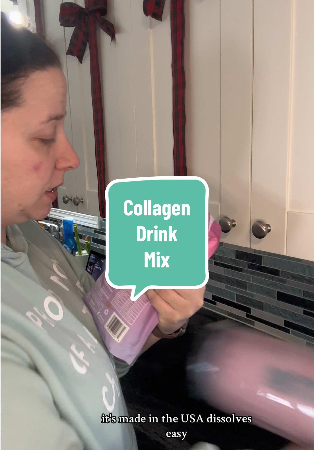This Collagen drink mix tastes SOOO good! Grab it here on TikTok shop. I linked it here! #mixedberrycollagen #fuelcollagen #skincare #guthealth #tastesgood #tiredmomcheck #healthyhair #madeinusa #nongmo  #tiktokshopholidayhaul #MomsofTikTok 