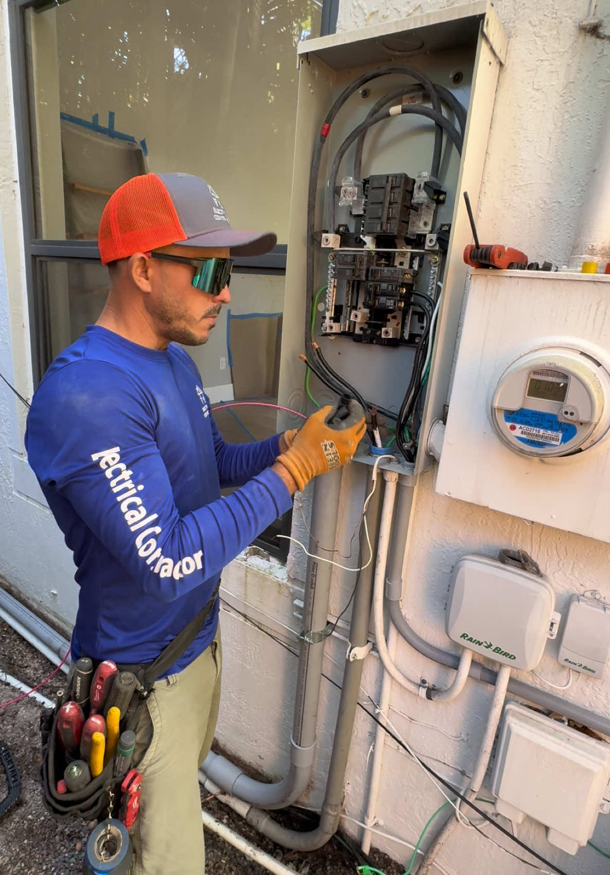 #teamwork #teamcharlitinelectriccorp #charlitinelectriccorp #electrical #miamielectrician #generalcontractormiami #contractormiami #electricalcontractor #