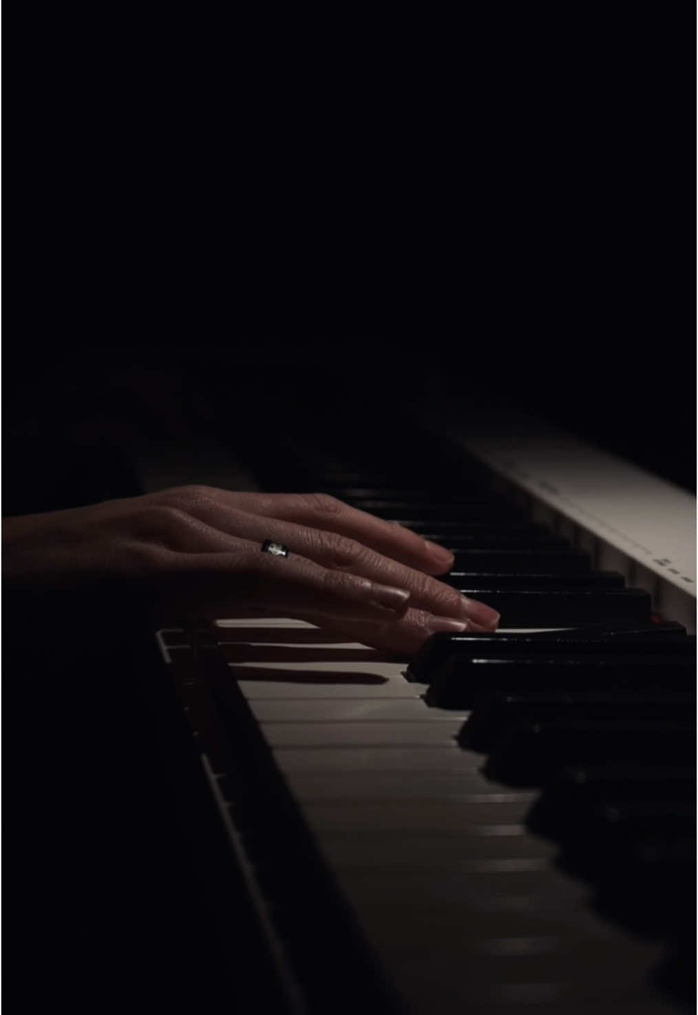 From the first time I played it in my livestream, it became a favourite for many.. a part of my new composition ‘Echoes’  ‘You exist in the echoes of my mind.” #piano #pianist #pianocover #echoes #pianomusic #passionate #Love #emotion #jamesmalikey 