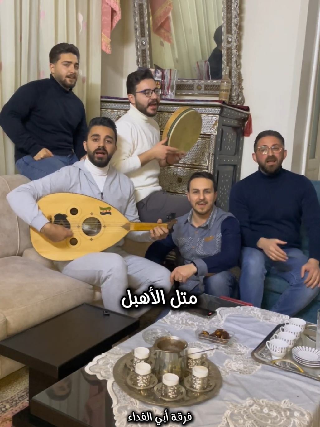 كان عنا رأيس متل الأهبل 🤣✌🏻 يا حذركم شو الاغنية الاساسية ؟؟ #حماه #دمشق #حرية #سوريا  #explore #tiktoklongs #instagram #tiktok #fyp 