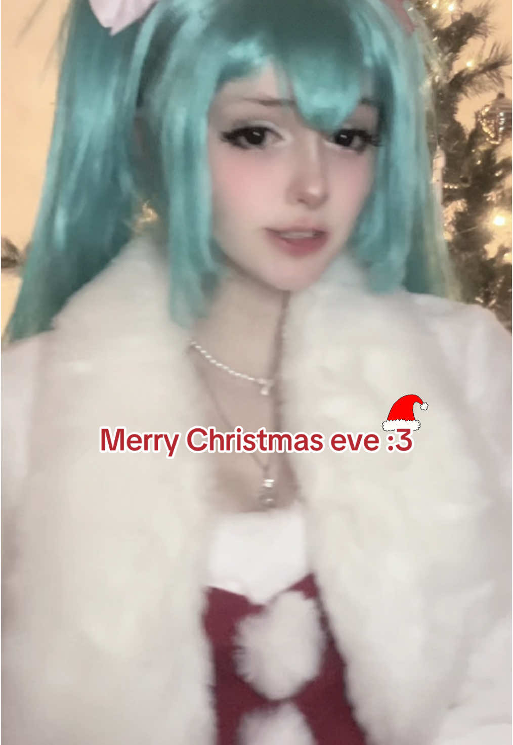 Or merry christmas to the silly europeans who celebrate today (or people in timezones where its alr the 25th lol) #mikuhatsune #miku #mikucosplay #vocaloid #vocaloidcosplay #hatsunemiku #hatsunemikucosplay #pjsk #pjskcosplay #christmas #christmascosplay #christmasmiku 