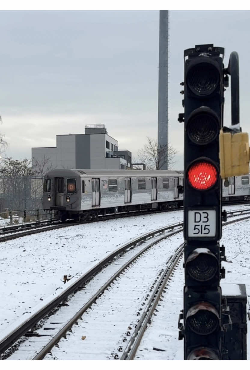 It was a white 🌨️❄️ morning at 9 Ave!  #WestEndLine #NYCSubway #NYC #MTA #NewYorkCitySubway #LIRR #SubwayTrain #NewYork #NewYorkCity 