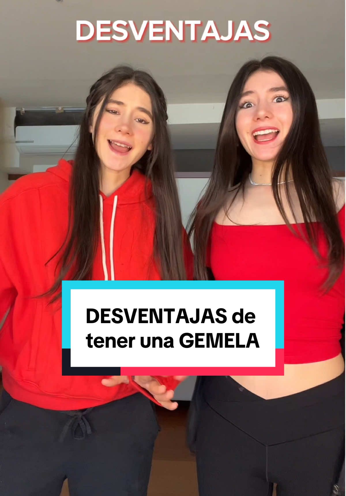 Desventajas de tener una gemela 😅 #arayfer #gemela #desventajas #datos #twins #hermanas #compartirtodo #intercambio #regalo #ropa #novios #gemelos #2pa2 #relación #ship #grupo #salón #estable #navidad 