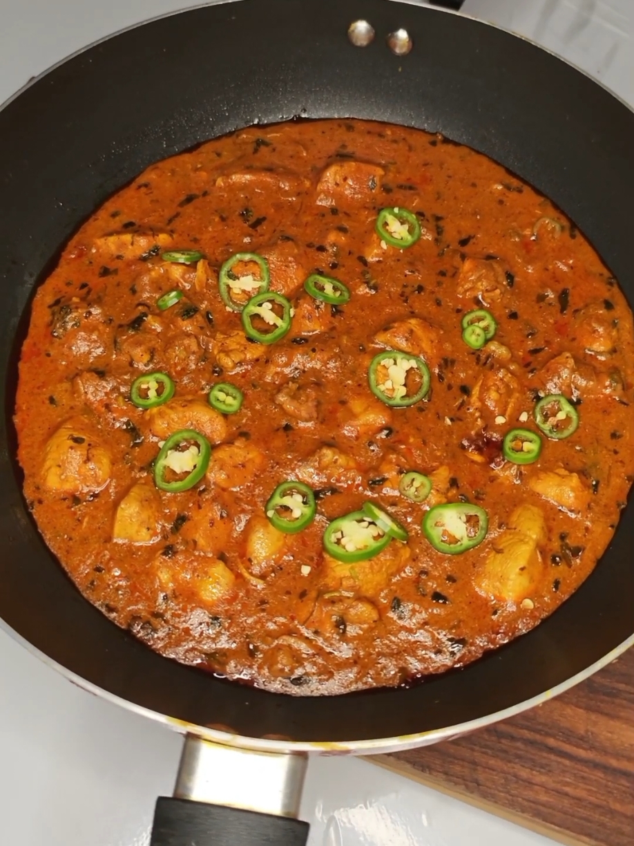 Chicken Handi Spicy #chicken #handi #spicy #bbq #chilli #cooking #Recipe #fry #fypシ #fyp #foryou #foryoupage #viral #viralvideo #viraltiktok #grow #growmyaccount #unfrezzmyaccount 