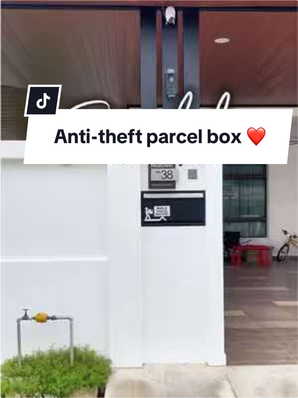 Parcel box ni jenis yg org tak boleh akses, jadinya selamat dari pencuri dan tak kena hujan. Front drop rear receive. Korang boleh cari kt Tiktokshop dan Shopee. #homedecor #parcelbox 