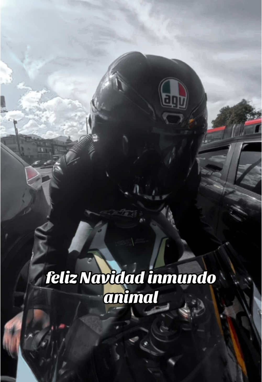 #feliznavidad #feliznavidad🎄 #feliznavidadinmundoanimal #felizañonuevo #felizaño #biker #bikers #moto #motos #s1000rr #bmws1000rr #ns200 #ns200lover 