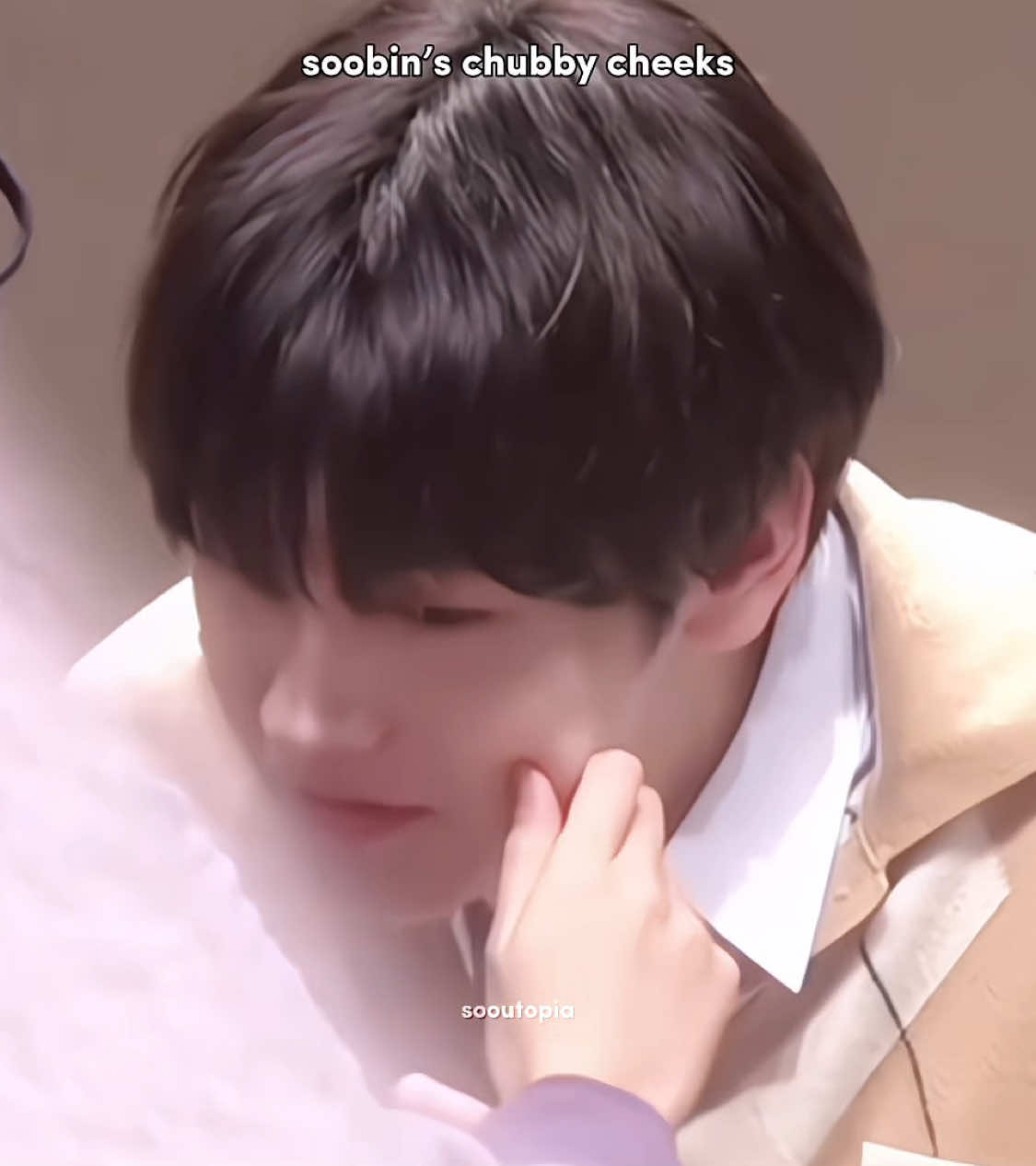 the strong urge to bite soobins cheeks 🥺🥺🤲🏻 [ #soobin #choisoobin #txt #투모로우바이투게더 ]