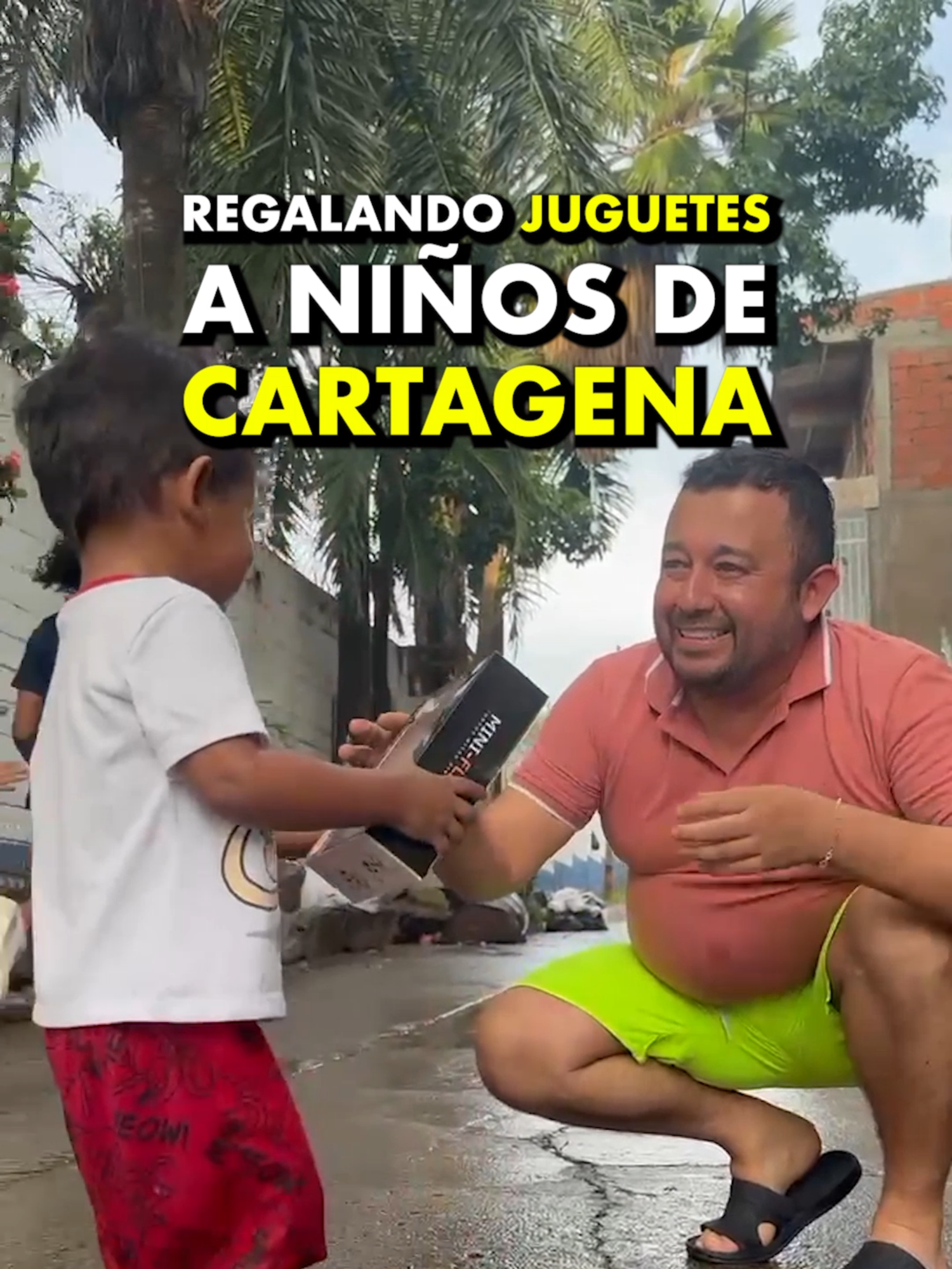 Regalando juguetes a los niños de cartagena! FELIZ NAVIDAD 🎄🎁 #feliznavidad #navidad #jorgelozanodelcampo #cartagena #regalos #muñecas #balones #niños #comprandoregalos #regalandojuguetes #paseo #experiencia #cartagenero