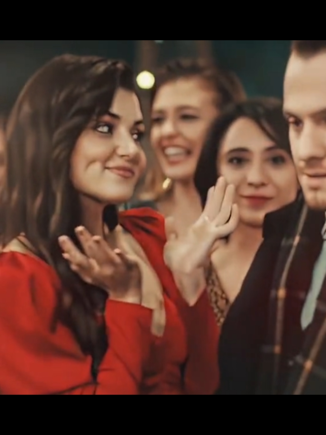 merry christmas everyone #handeerçel #handeercel #handemiyy #serkanbolat #kerembursin #edser #turkishseries #sencalkapimi #edayildiz