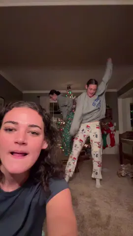 Merry Christmas enjoy our present to you @Alexis and Ruby 😎 @Bella  