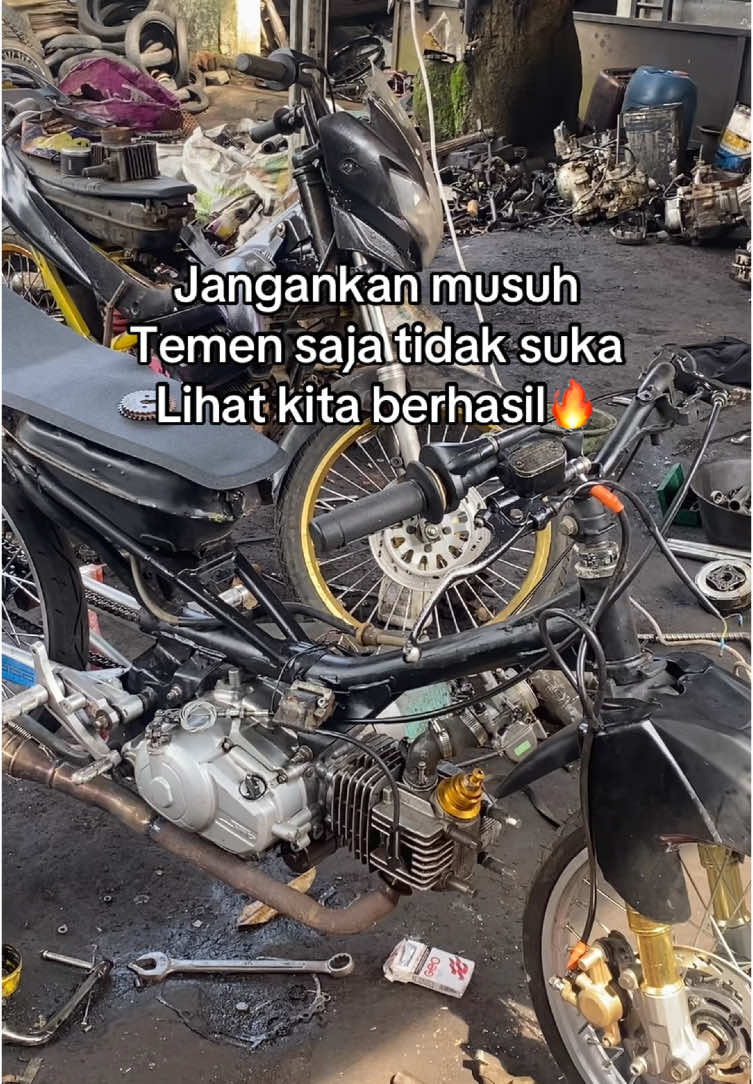 Temen gobl*k#fy #fypage #fypシ゚viral #fypシ゚viral #probolinggo #lowakmotorprobolinggo #eksporindonesia #eksporindonesia #5tpmenolakpunah #5tp #vegarnew 