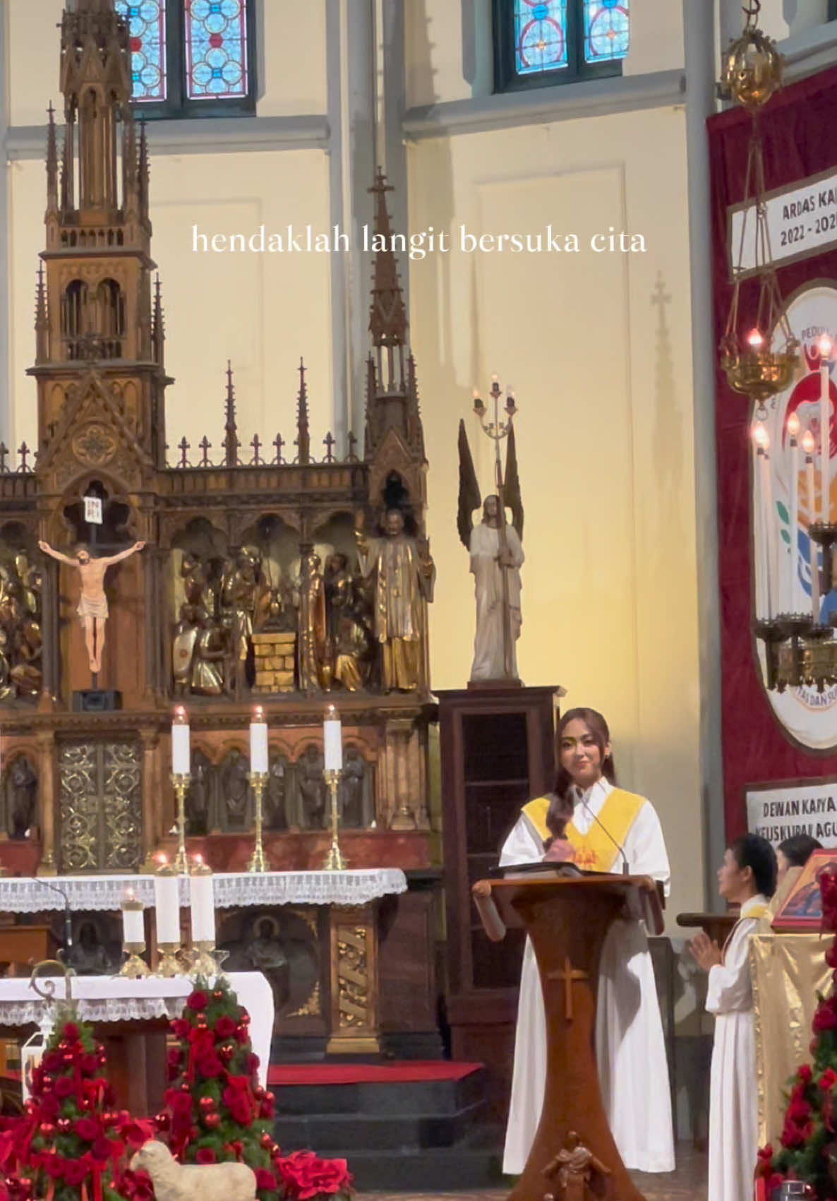 Selamat natal semuanya❤️ bersyukur bgt bisa mazmur misa malam natal di katedral kemarin.. 🥹 God bless you all! #natal #mazmur #katolik 