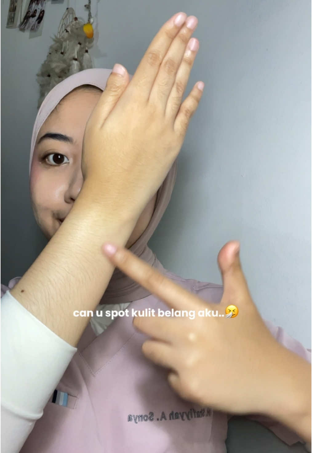 pulang merantau oleh-olehnya kulit belang 🥲 #bodyserum #beautywithtisha #tishabeauty @TishaCosmetics 