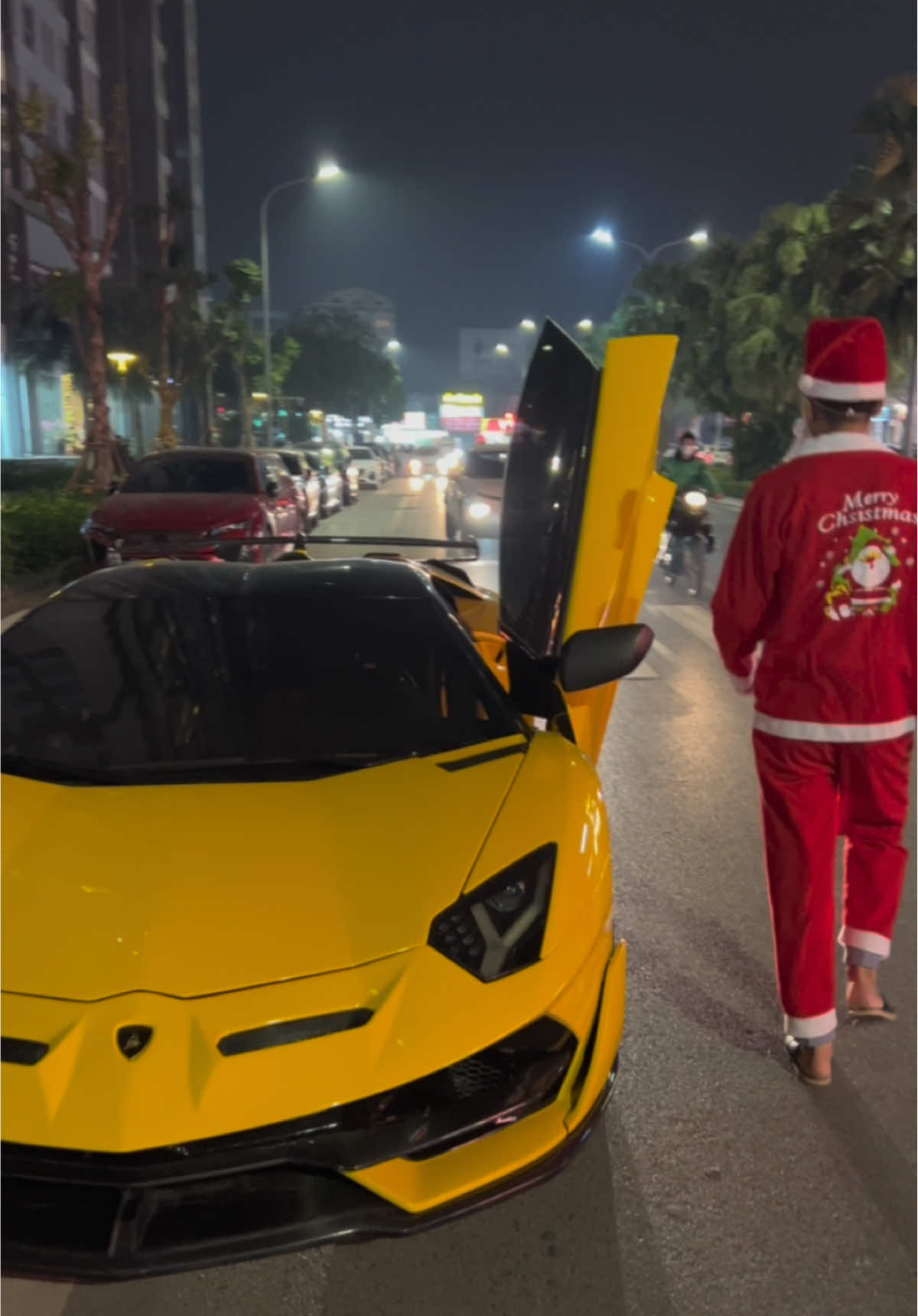 Ông già noel thời hiện đại 😂 #duoc2003 #phongbattrongoi #lamborghini 