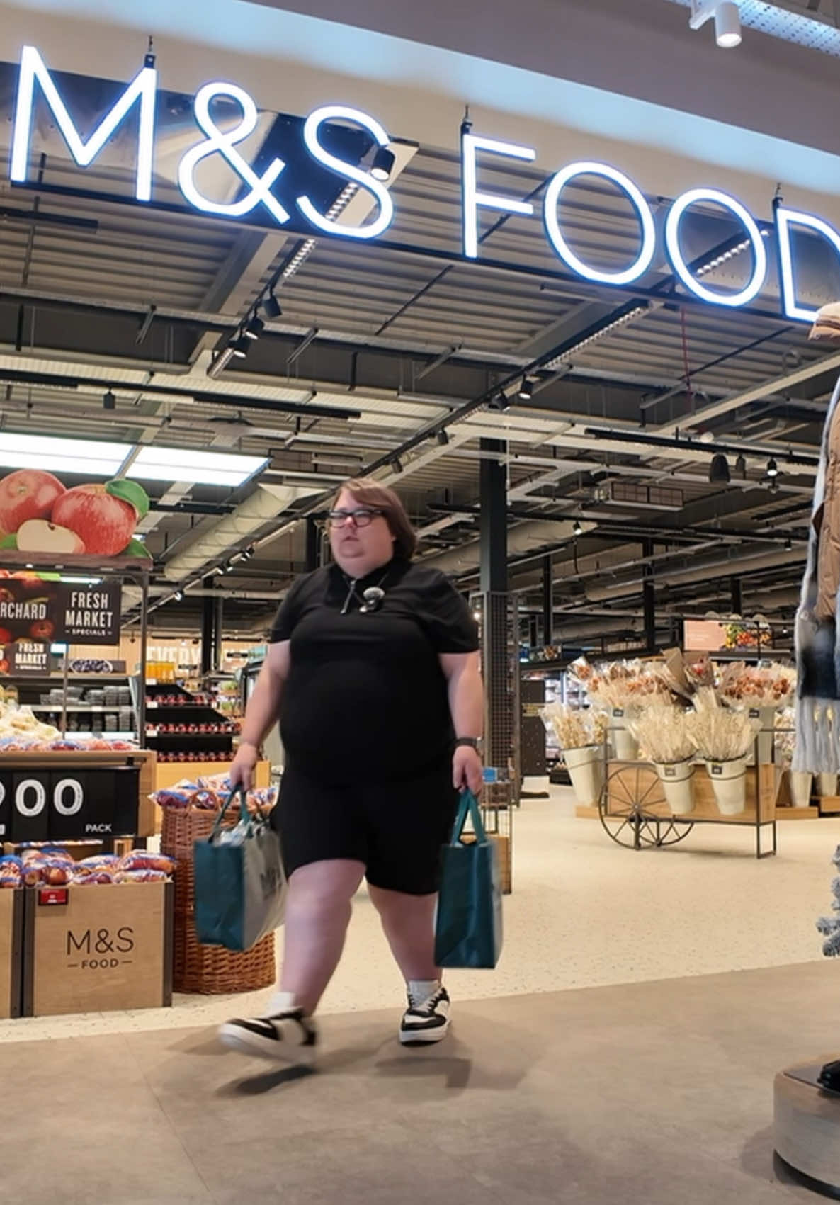 Headed Out For A @Black Sheep Coffee & Picked Up Some Essentials From @M&S Food☕️🛍️ #BlacksheepCoffee #GingerBread #Latte #MarksAndSpencer #MAndSFood #Food #Essentials #Shopping #Vlog #ScottishDeclan7336 #ScottishDeclan #ScottishDeclanOfficial  