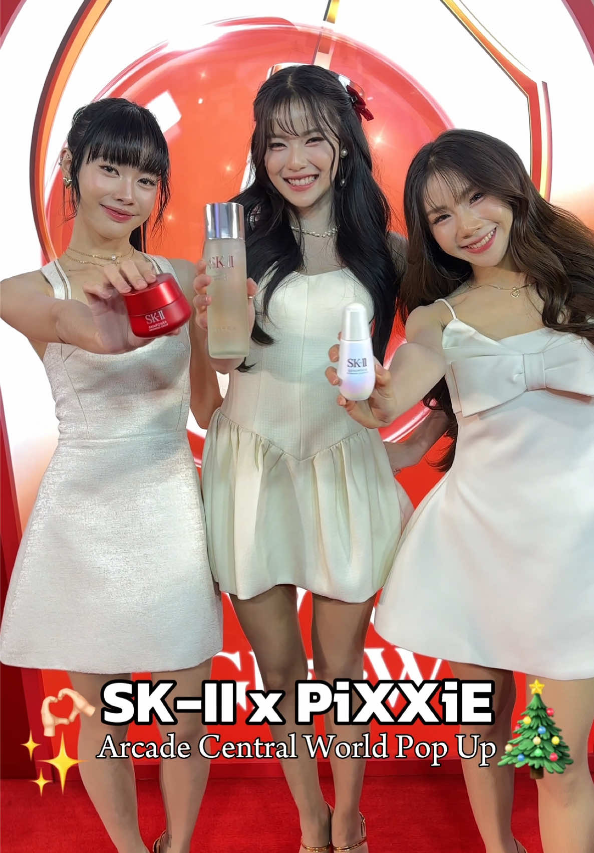 แซนตี้ PiXXiE มาแจกความสดใสให้ทุกคนรับ Christmas Eve ในงาน SK-II Arcade Pop Up Event ขอบคุณ @SKII ที่ชวนพวกเรามาเจอทุกคนและ ขอบคุณ PiXXeL ที่มาหากันด้วยน้าา🧚🏻‍♀️🎁✨ #SKIIxPiXXiE #SKIIArcade #SKIIHolidayLimitedGiftBox #SKIIPITERAESSENCE #SKIITH #PiXXiE 