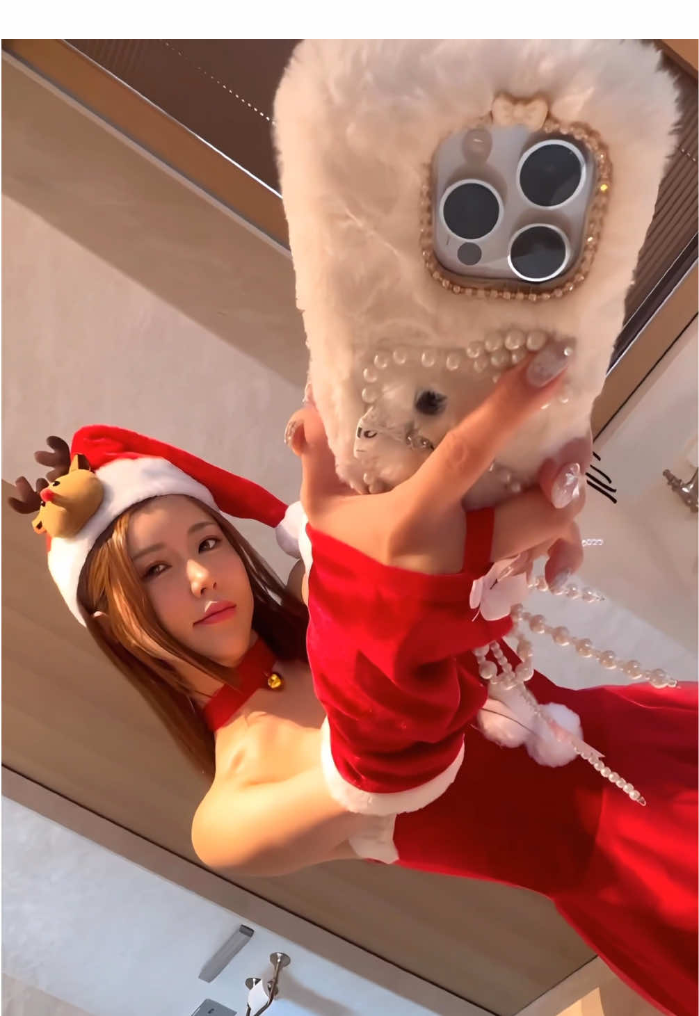 찌니산타의 사랑의 총을 받아랏🔫💕pew~pew~💥 #merrychristmas #santa #gun #gunchallenge #trending #trend #trendingvideo #fyp #추천 #추천떠라 #christmas #viral 