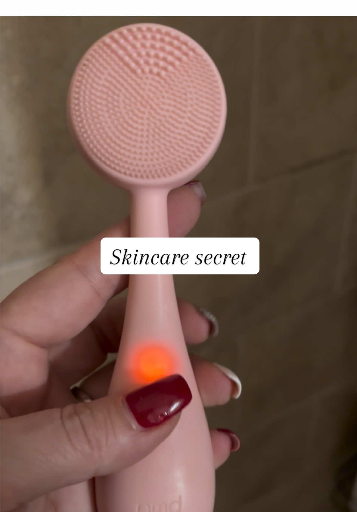 Waterproof facial exfoliating tool is my secret to amazing skin! #skincare #skincareroutine #over30 #over40 #matureskin #matureskincare #everythingshower 