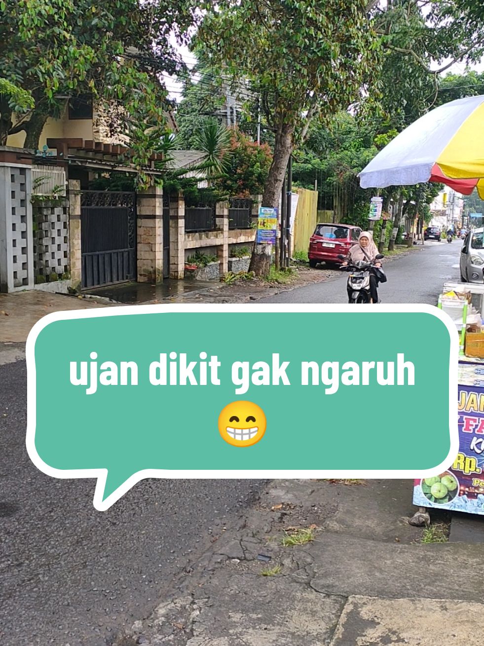 ujan dikit gpp, lanjut kokam gak sih.. 😁 #singosari #kulinermalang #kulinersingosarimalang #kulinersingosari #fyp #viral #malangfoodies #makananviral #kulinermalanghits #kulinermalangraya #jelajahkuliner #jajankekinian 