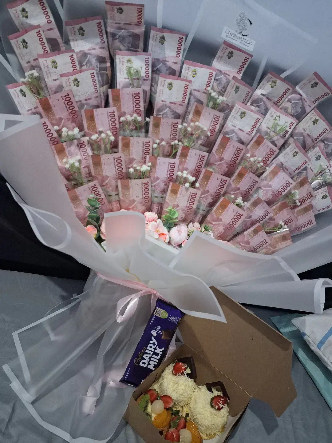 Terimakasih sayang hadiahnya untuk ultahku kemarin ❤️ minta mentahan dikasih mentahan cantik gini 🥰😍  #22des 