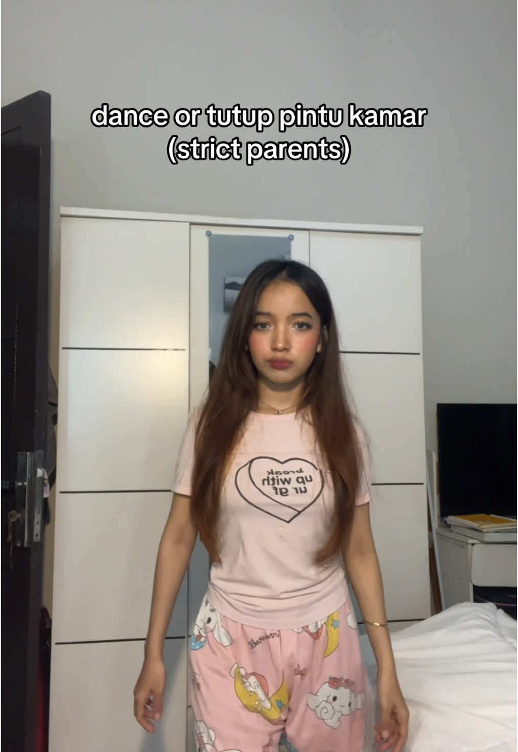 dance or tutup pintu kamar (strict parents) 😣😔  #relatable #strictparents #tiktokmeme #tiktokdance 