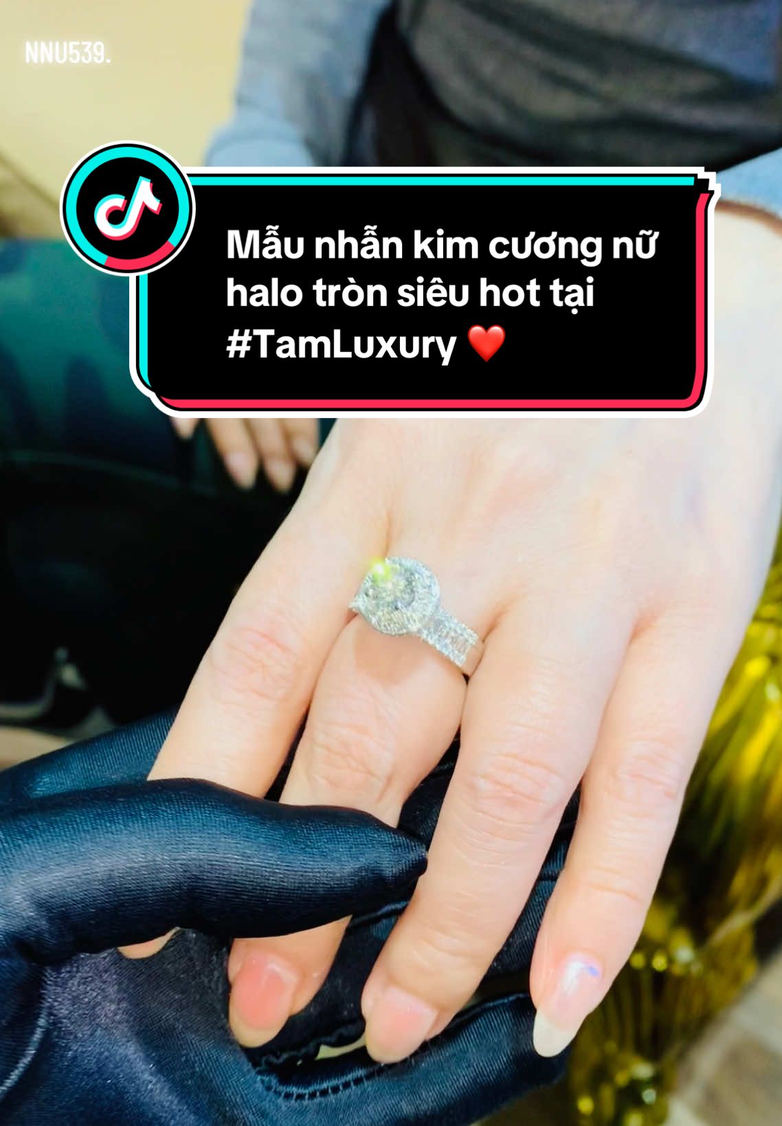 Mẫu nhẫn kim cương nữ halo tròn siêu hot tại #TamLuxury ❤️