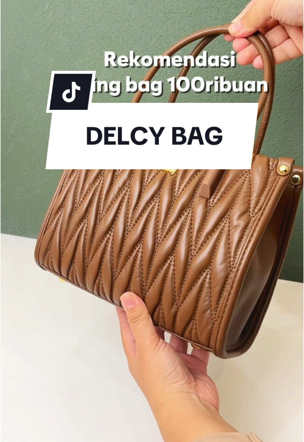 Rekomendasi sling bag 100ribuan yang cantik dan bisa muat banyak🥰 Checkout sekarang di keranjang kuning harga lebih murah😍 #Delcybagjimshoney  #Jimshoneysurabayastore  #YearEndSale #WIBGajian #BeliLokal -fr