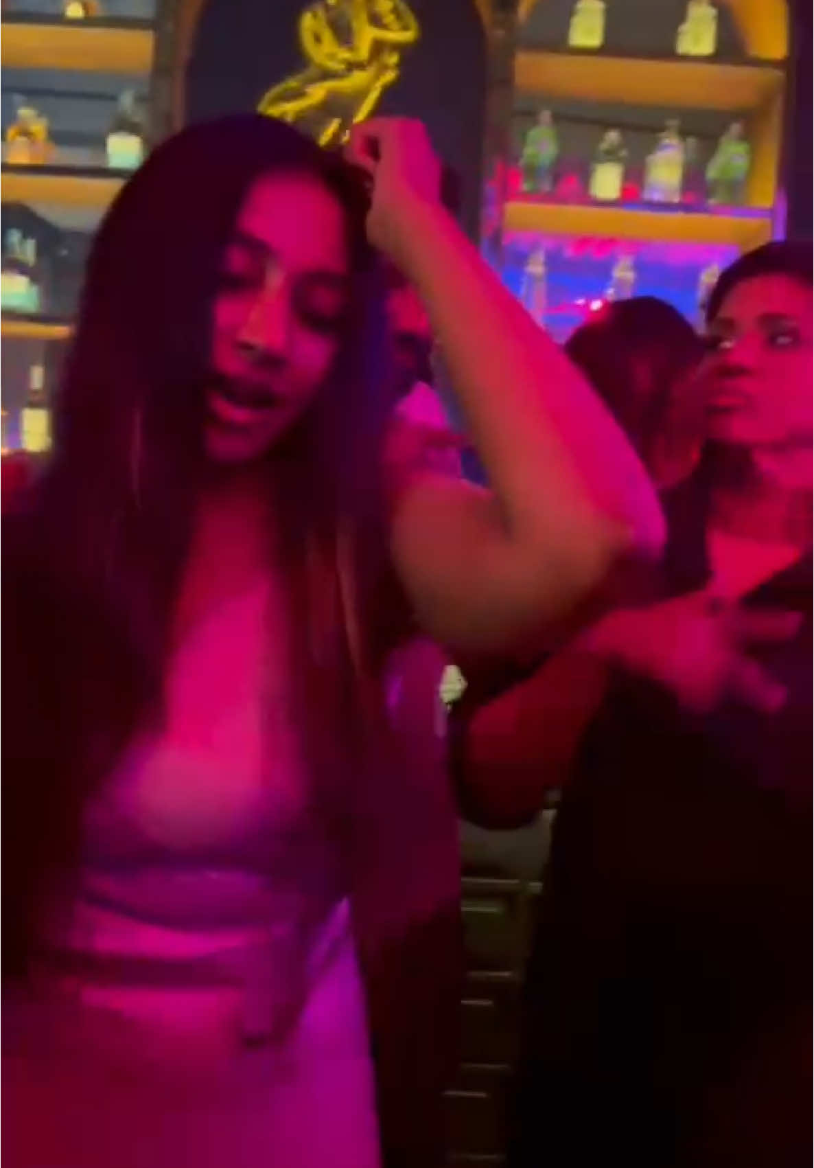 Baby I dont't need dollar bills to have fun tonight.. ! 💥❤️ #sia#cheapthrills#siacheapthrills#isha #isharasamarasinghe #funknocapcut#funk #nightclubgirl #nightclub#trending#gossip #gossipgirl#gossipgirlhere #india#trendingvideo#trendjngtiktok#onemillionaudition#loveromantic#chillerroom#heartbreaking #colombo #colombonightlife #songs#global