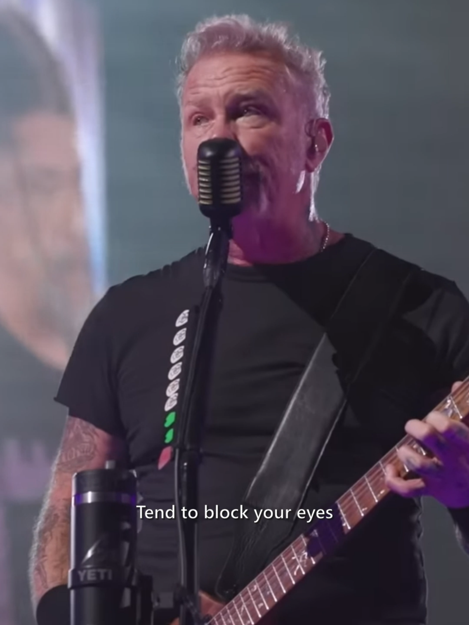 Metallica - The Day That Never Comes @metallica #metallica #jameshetfield #song #songss #christmas #natal #lyrics #poetry #rock #metal #papahet #music #status #story #concert #liriklagu #guitar