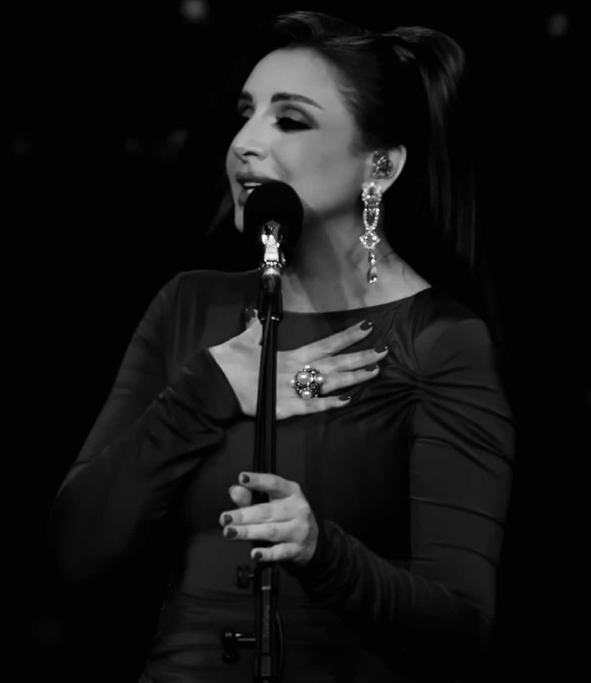 وخلني ما بين شكي واليقين  #angham #explore #انغام #foryou #music 