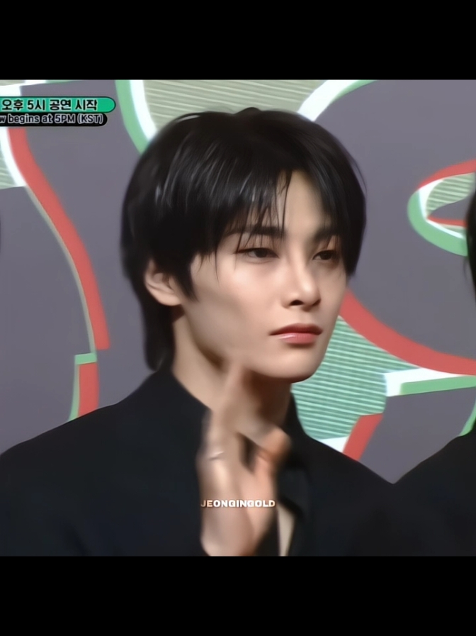 ganteng banget adek😭😭 #I_N #jeongin #straykids 