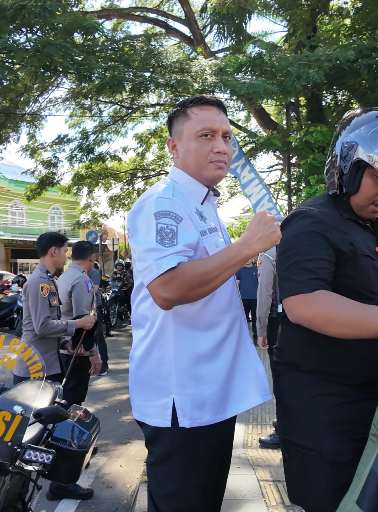 Rombongan Forkopimda Kabupaten Bone, pantau pos pengamanan dalam rangka Natal dan Tahun Baru, Rabu 25 Desember 2024 #bupati #kapolres #dandim #ketuadprd #berita #beritatiktok #infoviralbone #nataru 