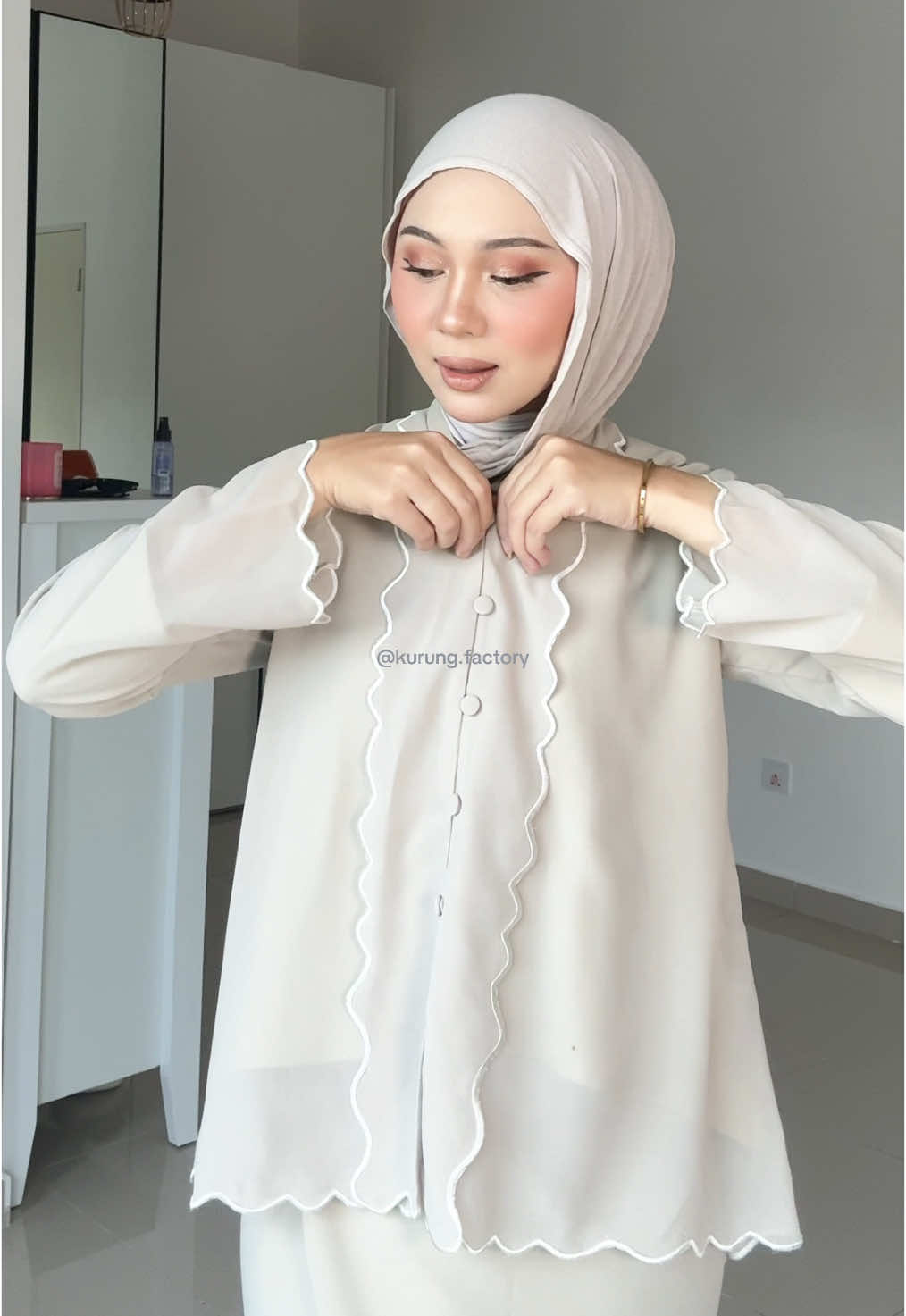 Cantik betul warna hijau sage green ni kan #bajurayamurah #bajukurungmurah #bajukurungmodern #bajukurunglabuh #KFraya2025 #bajuraya2025 #bajukurungsulam #kebayaloose #kurungfactory 