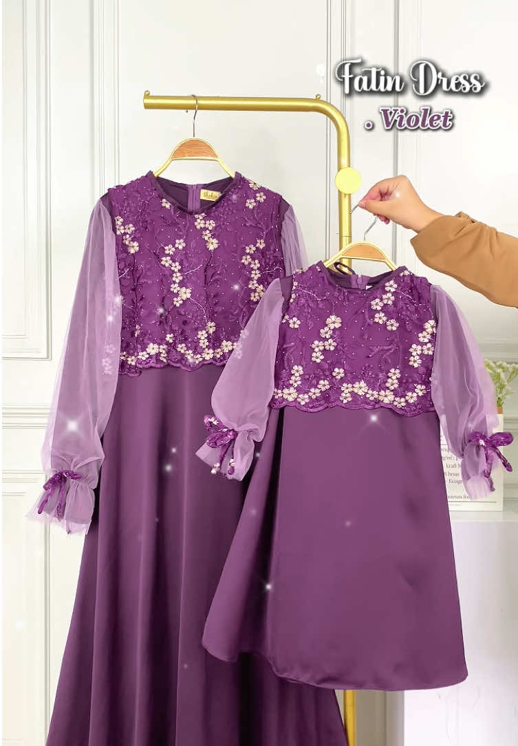 Happy Banget🙌🏻🥳 Kalau Outfit Buat Stock Lebaran Secakep dan Semewah Ini, Apalagi Pilihan Warnanya Cantik dan Trendy😍😍 #dresscouple #dresscoupleibuanak #dressanakperempuan #dresskondangan #dresslebaran #murahbanget 