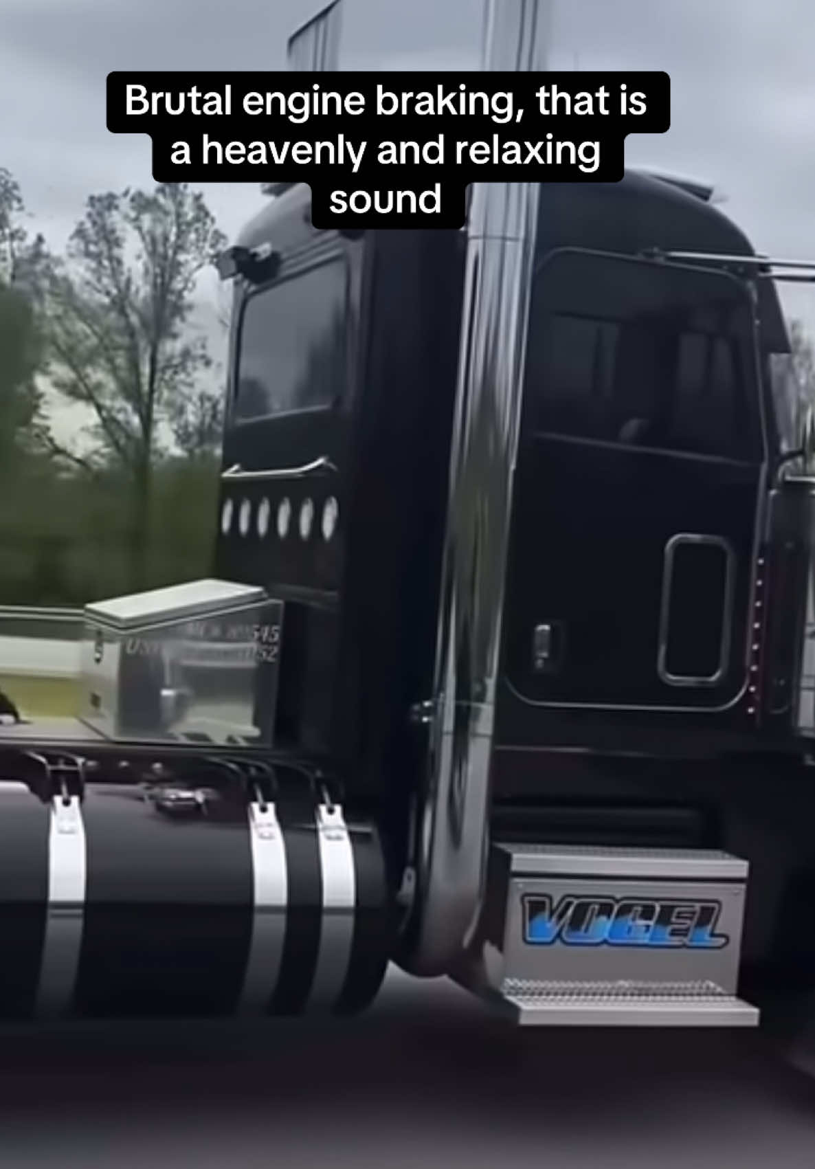 Mr. BILT Relaxing Braking #peterbilt #trucker #trucks #truck #truckdriver #truckdriver 