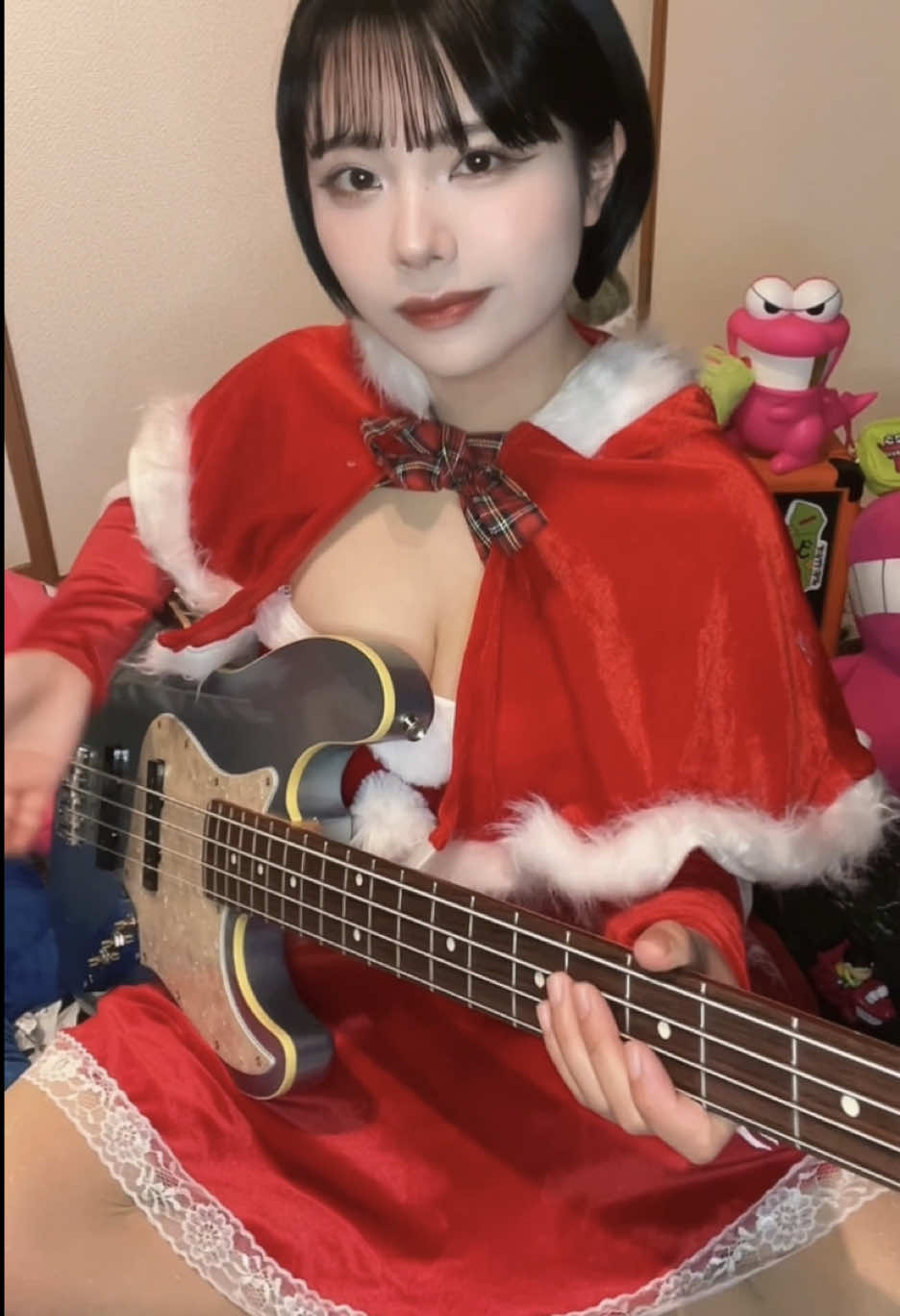 🎧：Red Hot Chili Peppers - Around the World メリークリスマス🎅🏻🎄 #bass#basss#bassplayerssist #bassguitar #jazzbass #バンド #music #cover #ベース弾いてみた #ベース女子 #fender #fenderjapan #fenderbass #redhotchilipeppers #merychristmas #christmas #サンタクロース #クリスマス #かさだまゆ 