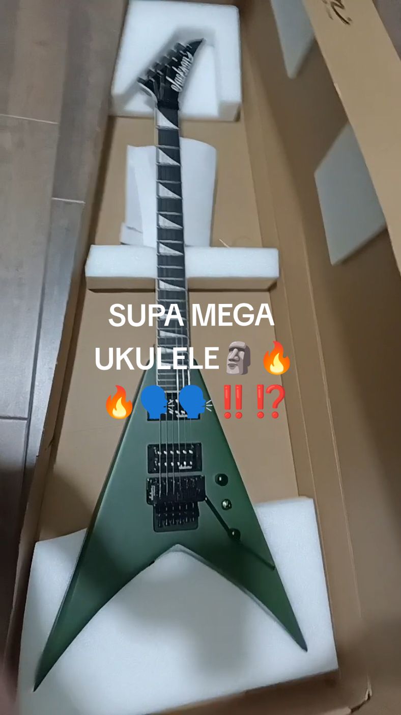 supa mega ukulele para navidad🗿🔥🔥🗣️⁉️ #guitar #jackson #fyp 