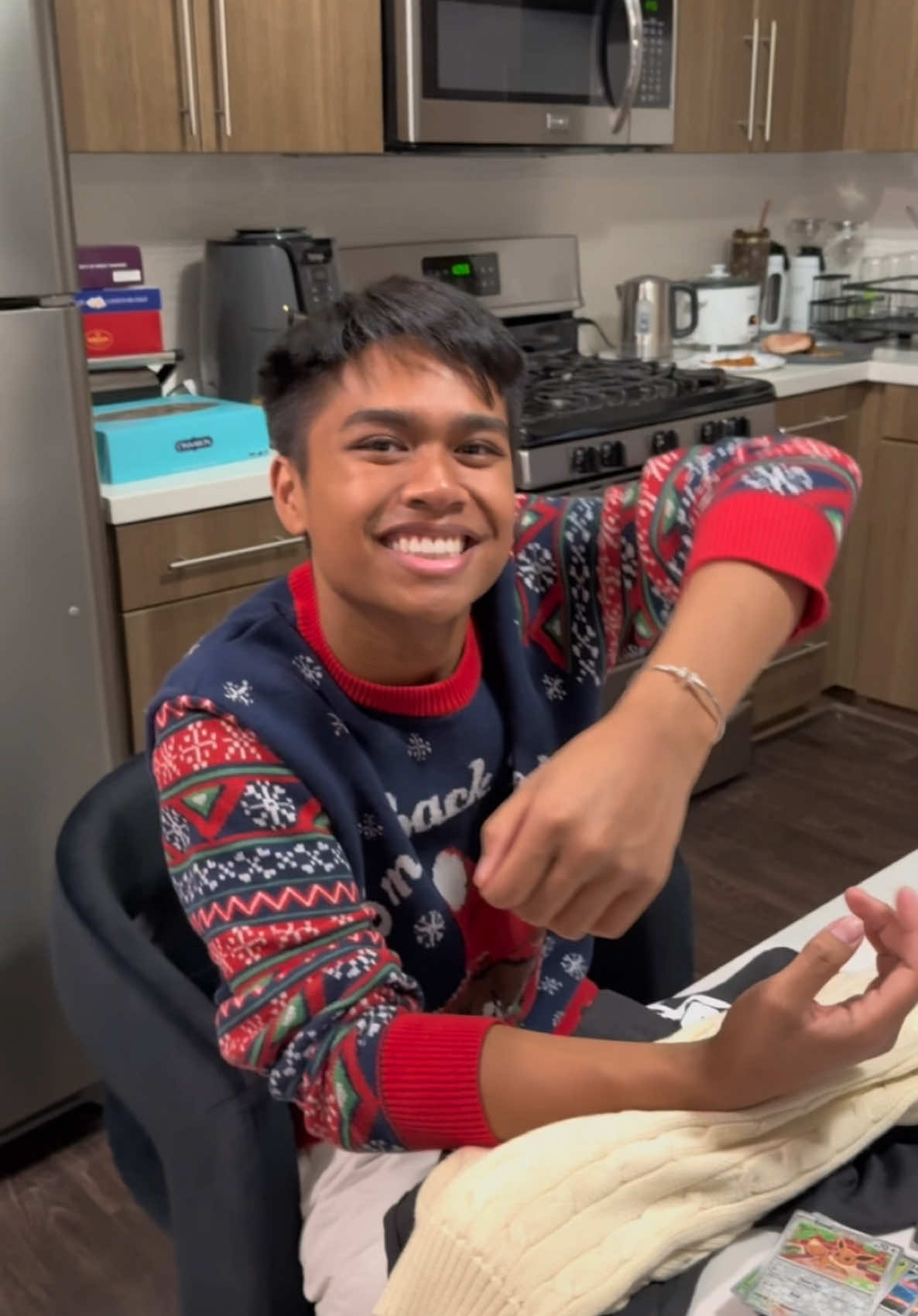 Happy Holidays To Everyone! Thank you all so much for helping me make this happen and I am eternally grateful to have such an amazing brother and I love you all 💖💖 #christmashaul #surprisingmybrother #christmassurprise #festiveseason #christmasgift #christmasgiftsurprise 