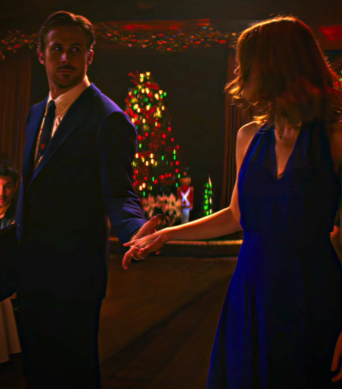 “It’s Christmas” • Movie: La La Land (2016) Song: Last Christmas - Wham! #lalaland #miaandsebastian #sebastianandmia #lalalandedit #ryangosling #emmastone #christmasedit #shipedit #dxrkhood #adobeaftereffects #longervideos #1min  *La La Land Christmas Edit* *Creative & Original Content*