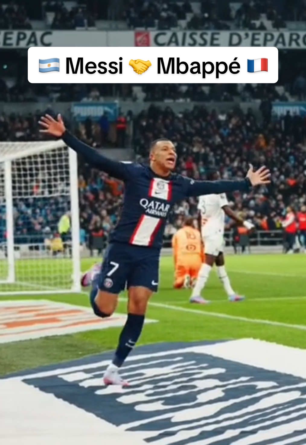 For moments like this we love football 🎁 #Ligue1 #PSG #Messi #Mbappe #SportsTikTok #LigueMcDonalds 