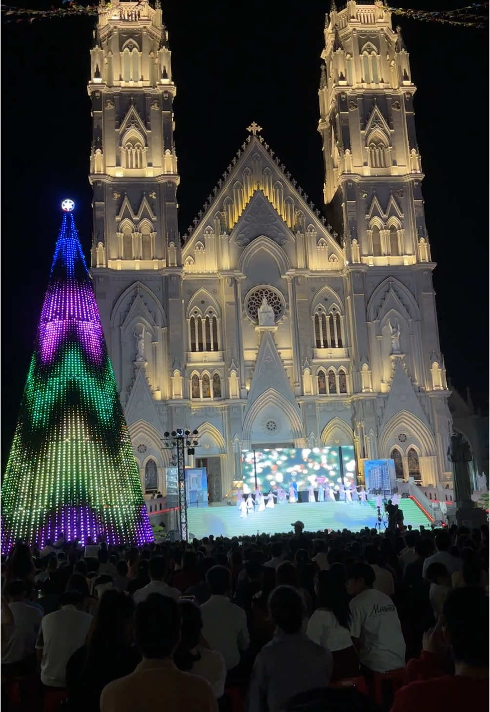 Bài Thánh Ca đó, còn nhớ ko em🎄 #huynhdong_music #nhathosongvinh #phumy #tanthanh #songvinh #giangsinhvuive #noen #vungtaubeach #vungtau #xuhuong