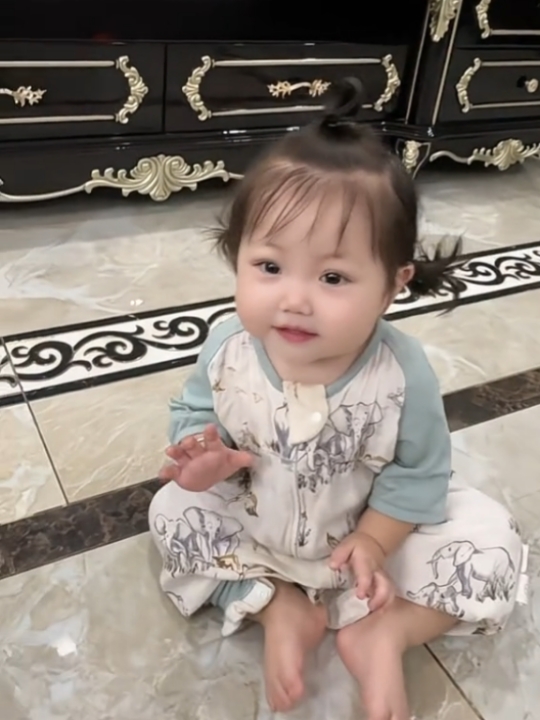 cô chú thấy bé lật đật này có zt hk ạ🥰😂#embe #embedangyeu #baby #cute #babylove #babytiktok #doembe #dobegai #doxinhchobe#fyp #embong0311 