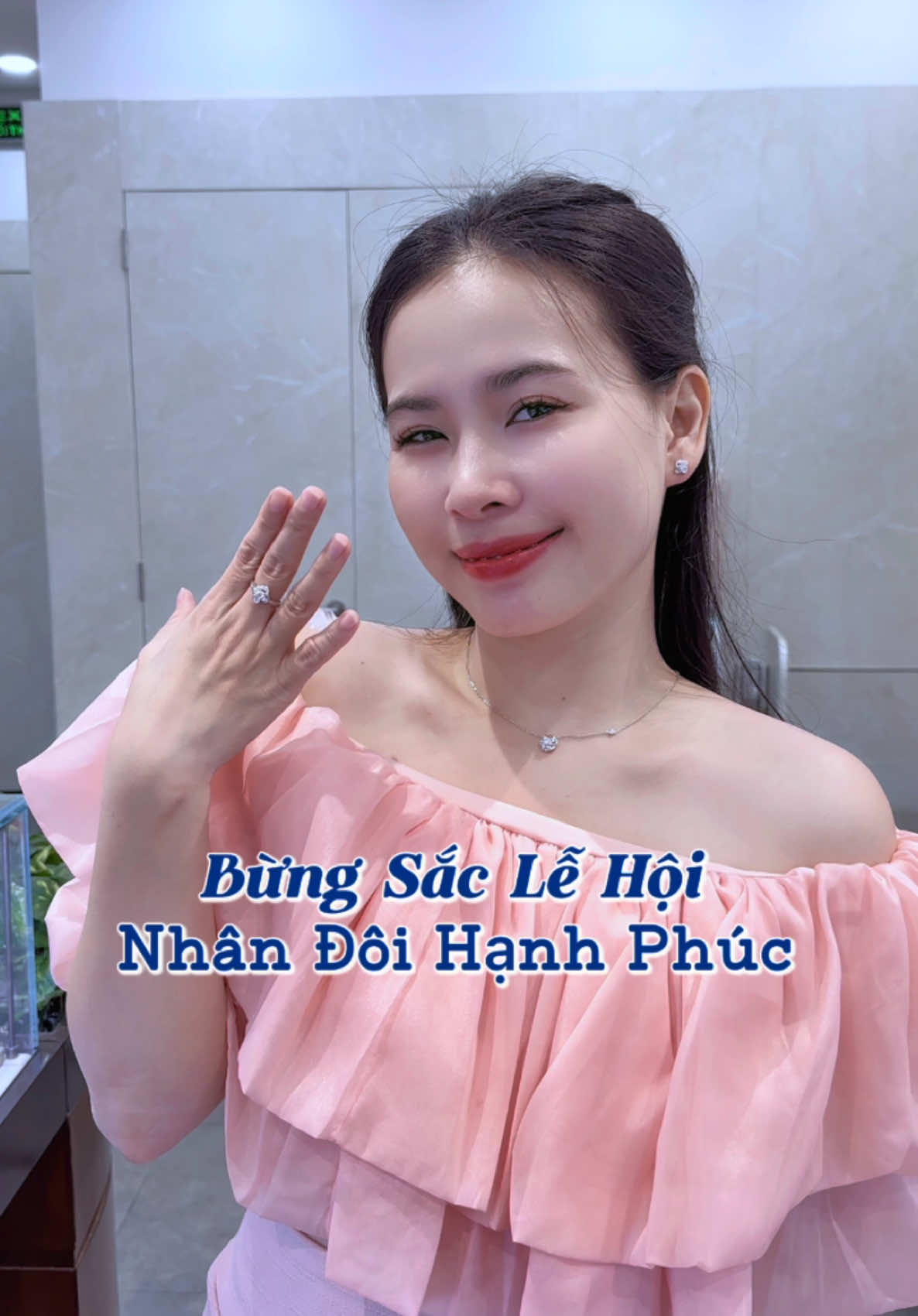 Tự tin “Bừng Sắc Lễ Hội, Nhân Đôi Hạnh Phúc” cùng PNJ vào dịp cuối năm, lễ tết này mọi người nhé! #PNJ #PNJBacLieu #timelessdiamond #bungsaclehoinhandoihanhphuc #baclieu #baclieudidau 