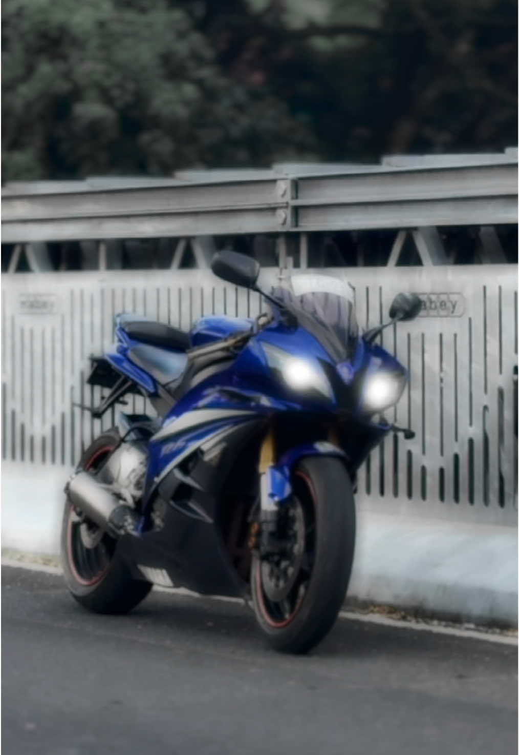 ලක ලක ලක 😾💙#yamaha #r6 #CapCut #kandy🌸🍬 #capcuttemplate #viraltiktok #viral #600cc #japanbike🇯🇵🇱🇰🏍❤️ #srilankan_tik_tok🇱🇰 #template 