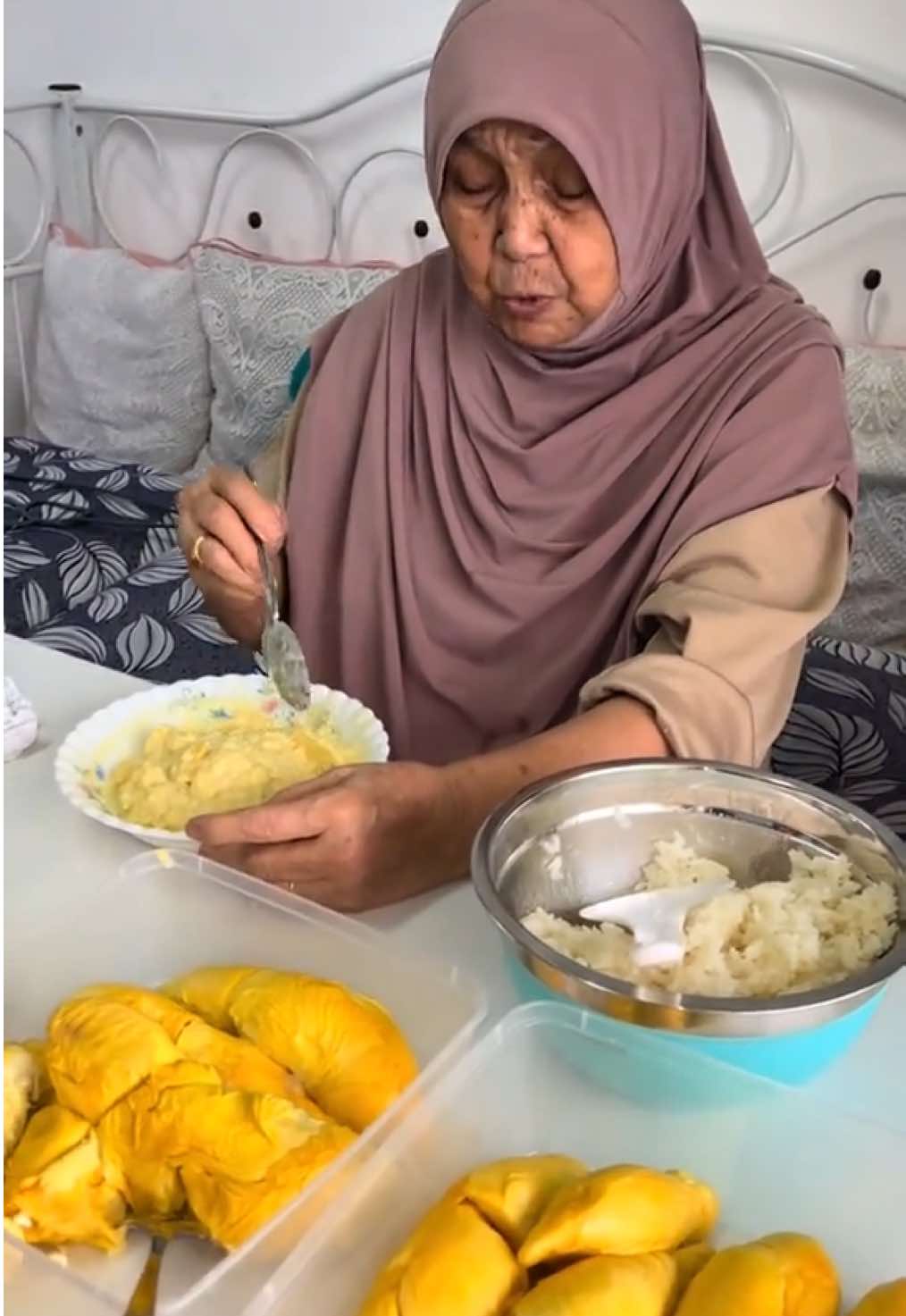 Opah B makan nasi doyan  #pulutdurian #durian #nasidurian #orangperak #fyp #viral #perak #durianioi #masak #masakanrumahan #opah 