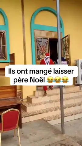 Père Noël n’a pas mangé 😂😂😂#viral_video drôle #humour #noël 