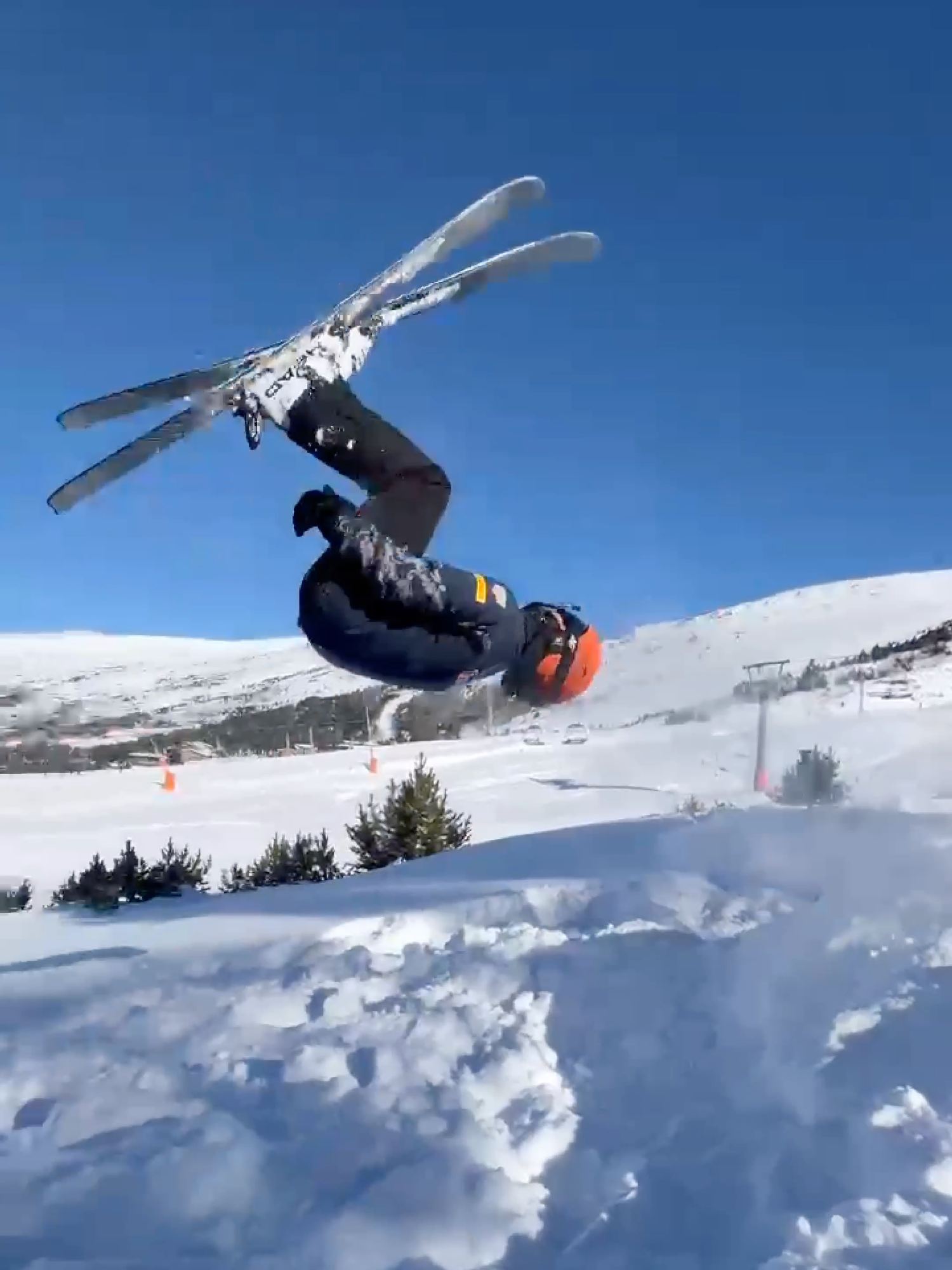 New ski season!🏔️❄️ Starting off the season in  Andorra. Check out these highlights of me and my friends hitting the snow! Who's ready to shred this winter? ⛷️🏂 #SkiSeason